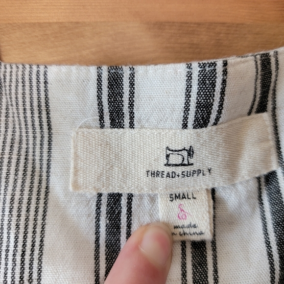 Thread + Supply Sqaure Neck Linen Blouse - Picture 3 of 3